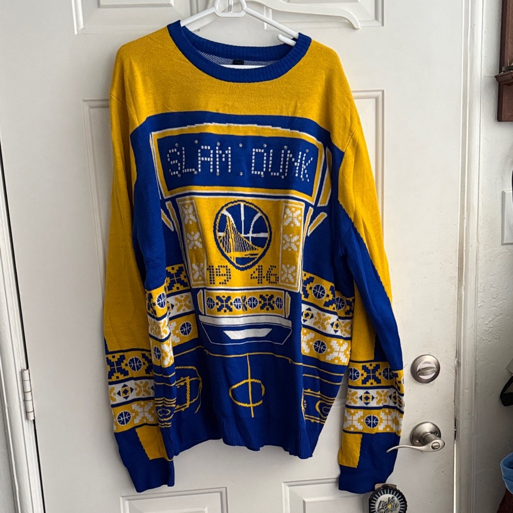 GoldenStateWarruors Lite Up Sweater